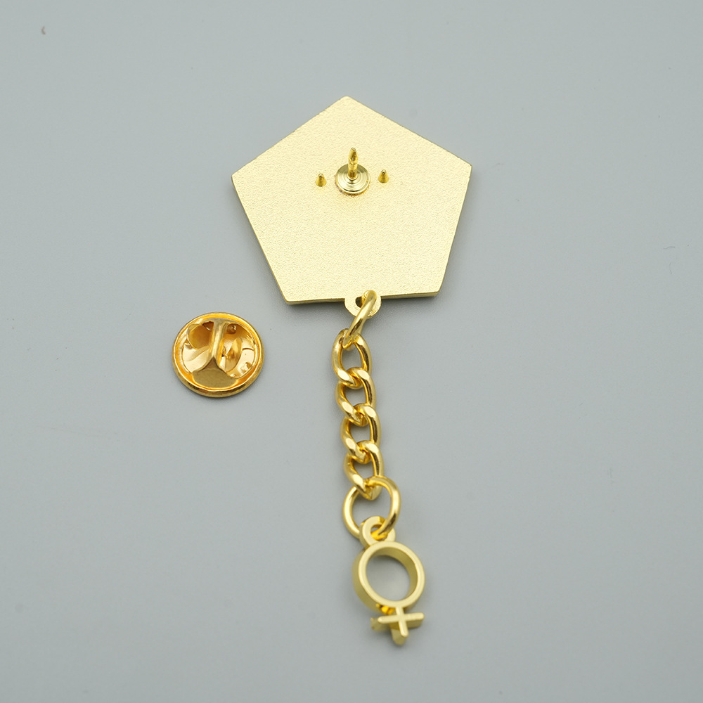 1 Buah Pin Enamel Feminis 