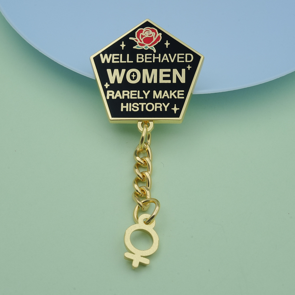 1 Buah Pin Enamel Feminis 